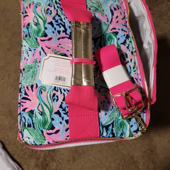 NWT! Lilly Pulitzer insulated wine carrier - Picture 9 of 10